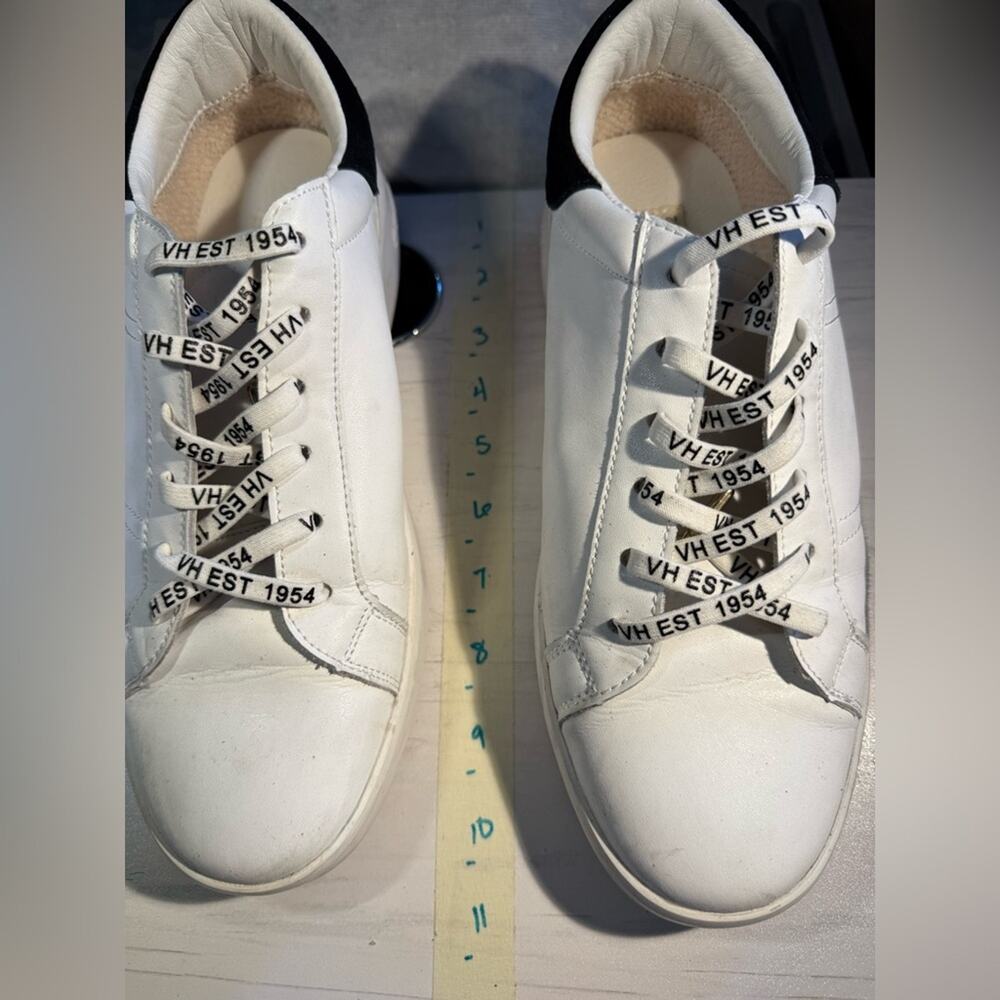 Vintage Havana White Sneakers with cute Detailing sz 9